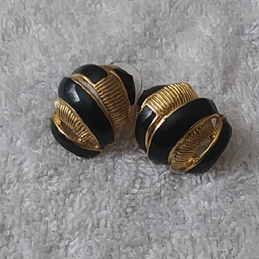 Elegant Black and Gold Earrings